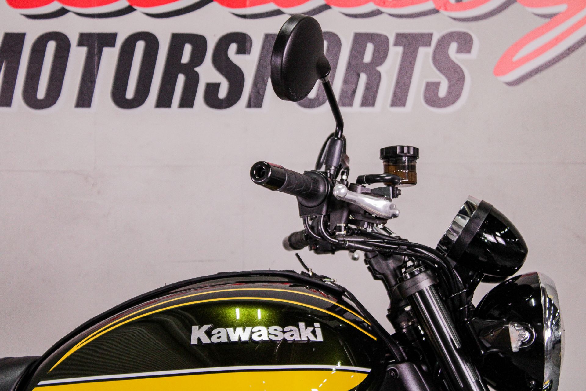 KAW042678 - 2020 - Kawasaki - Z900RS ABS Right Handle Bars - Photo 2