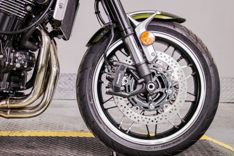 KAW042678 - 2020 - Kawasaki - Z900RS ABS Front Tire - Photo 3