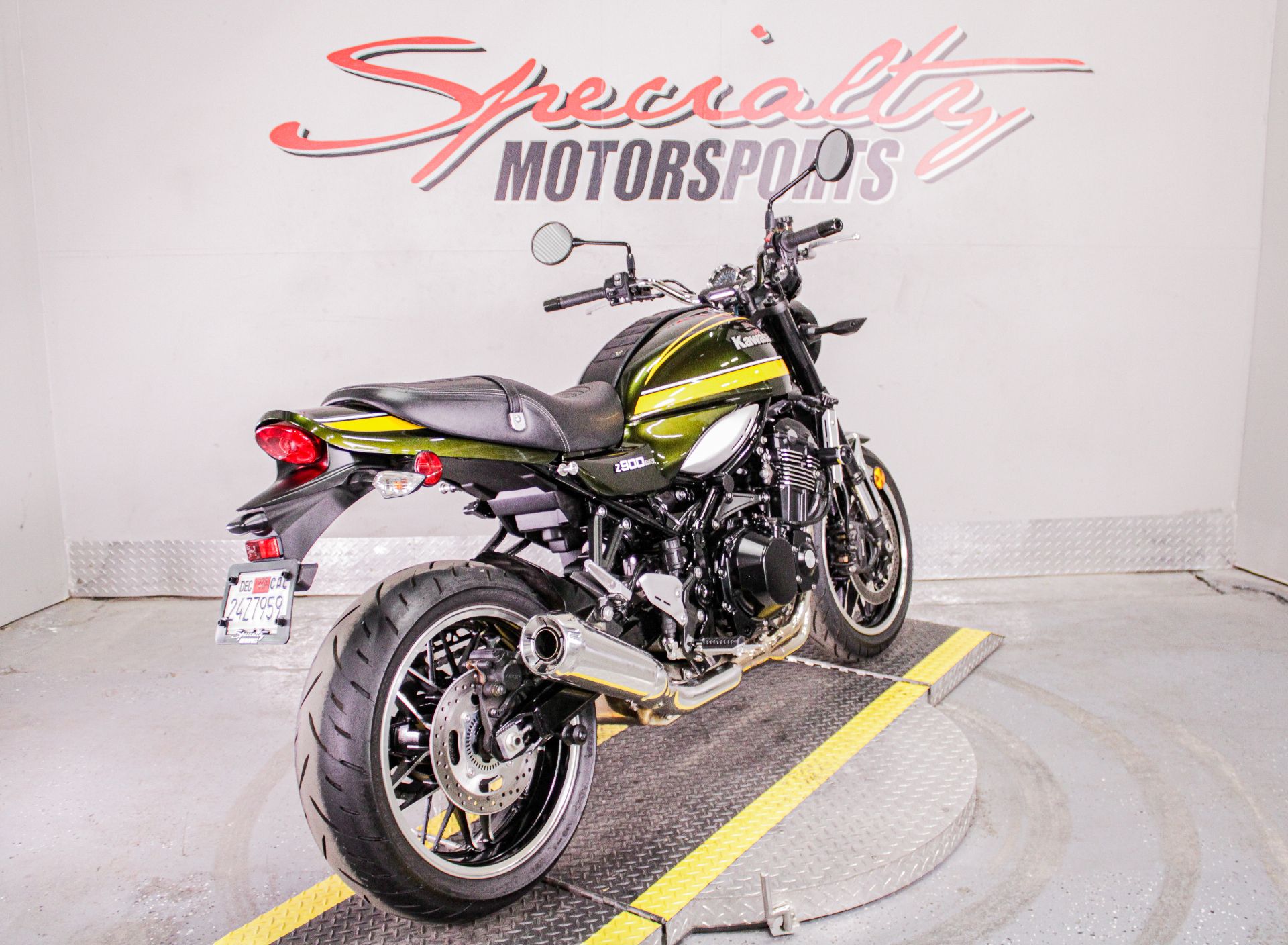 KAW042678 - 2020 - Kawasaki - Z900RS ABS Rear Right Side Angle - Photo 5