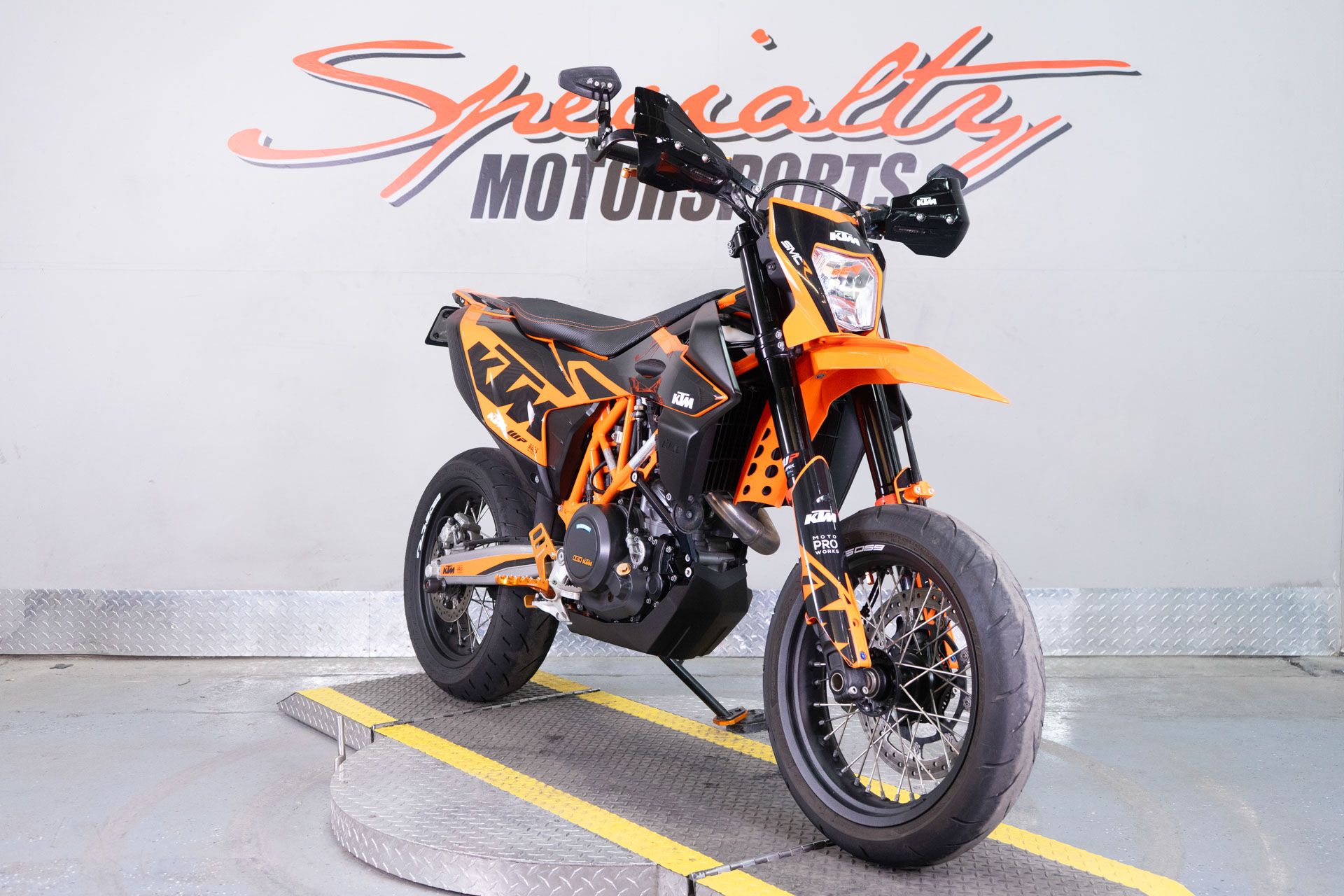 2023 KTM 690 SMC R in Sacramento, California - Photo 2