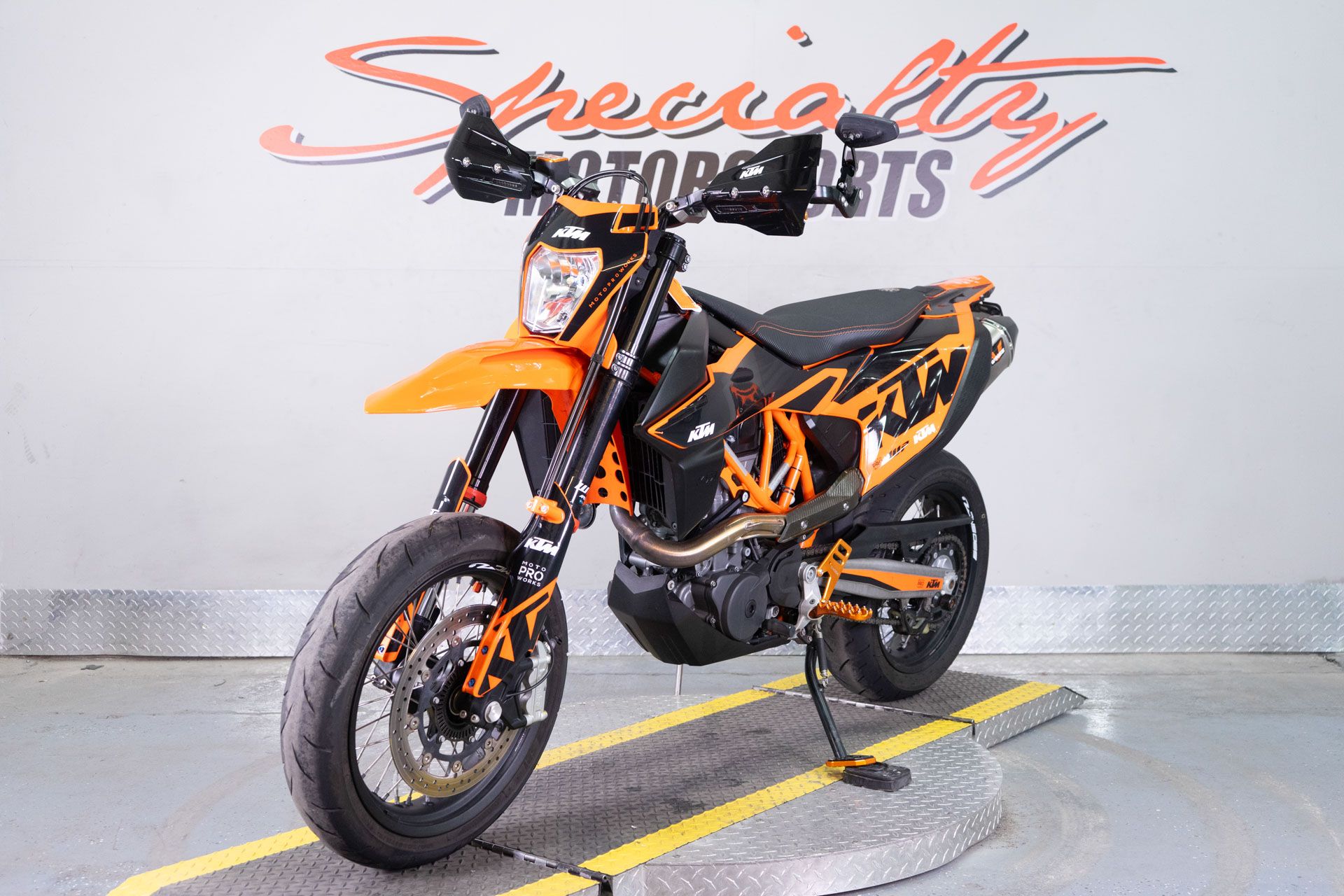 2023 KTM 690 SMC R in Sacramento, California - Photo 3