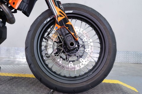 2023 KTM 690 SMC R in Sacramento, California - Photo 7