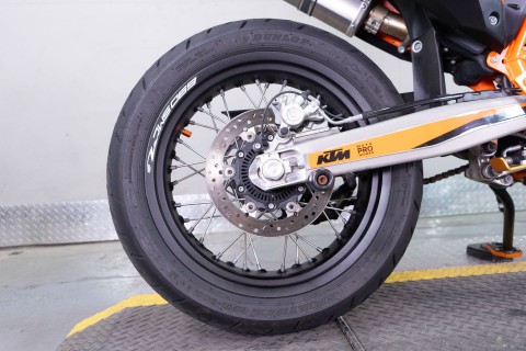 2023 KTM 690 SMC R in Sacramento, California - Photo 8