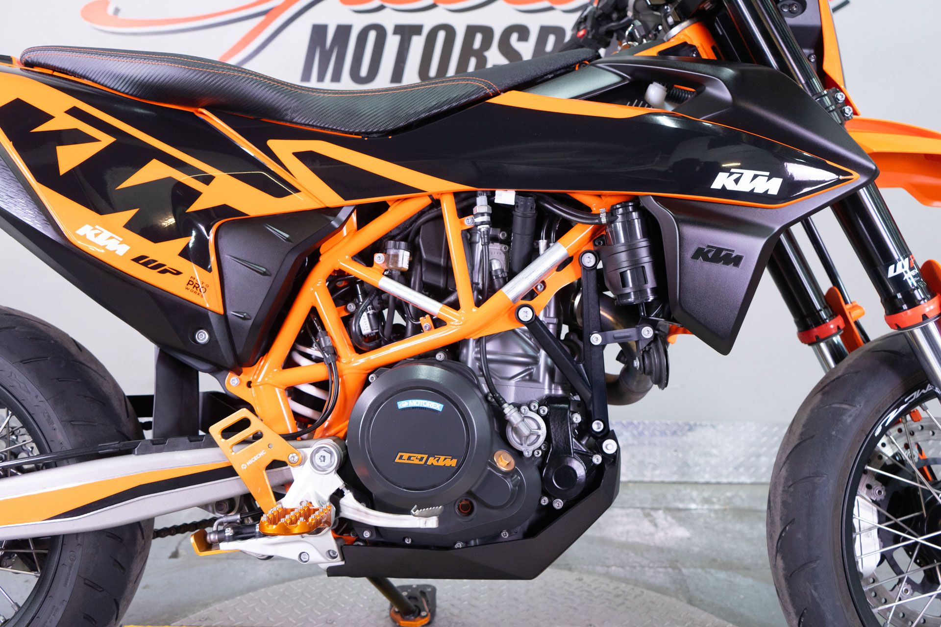 2023 KTM 690 SMC R in Sacramento, California - Photo 9