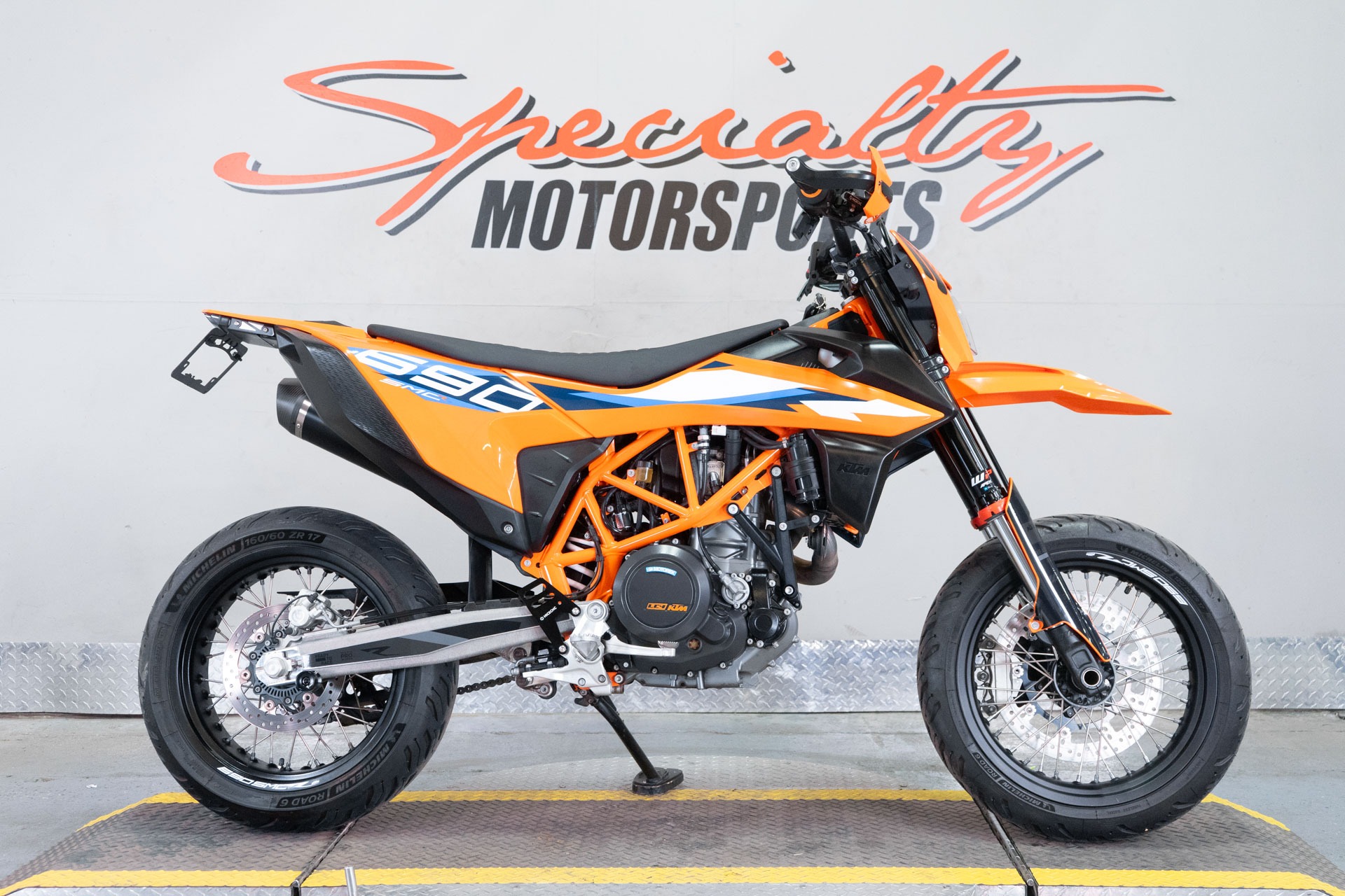 2023 KTM 690 SMC R