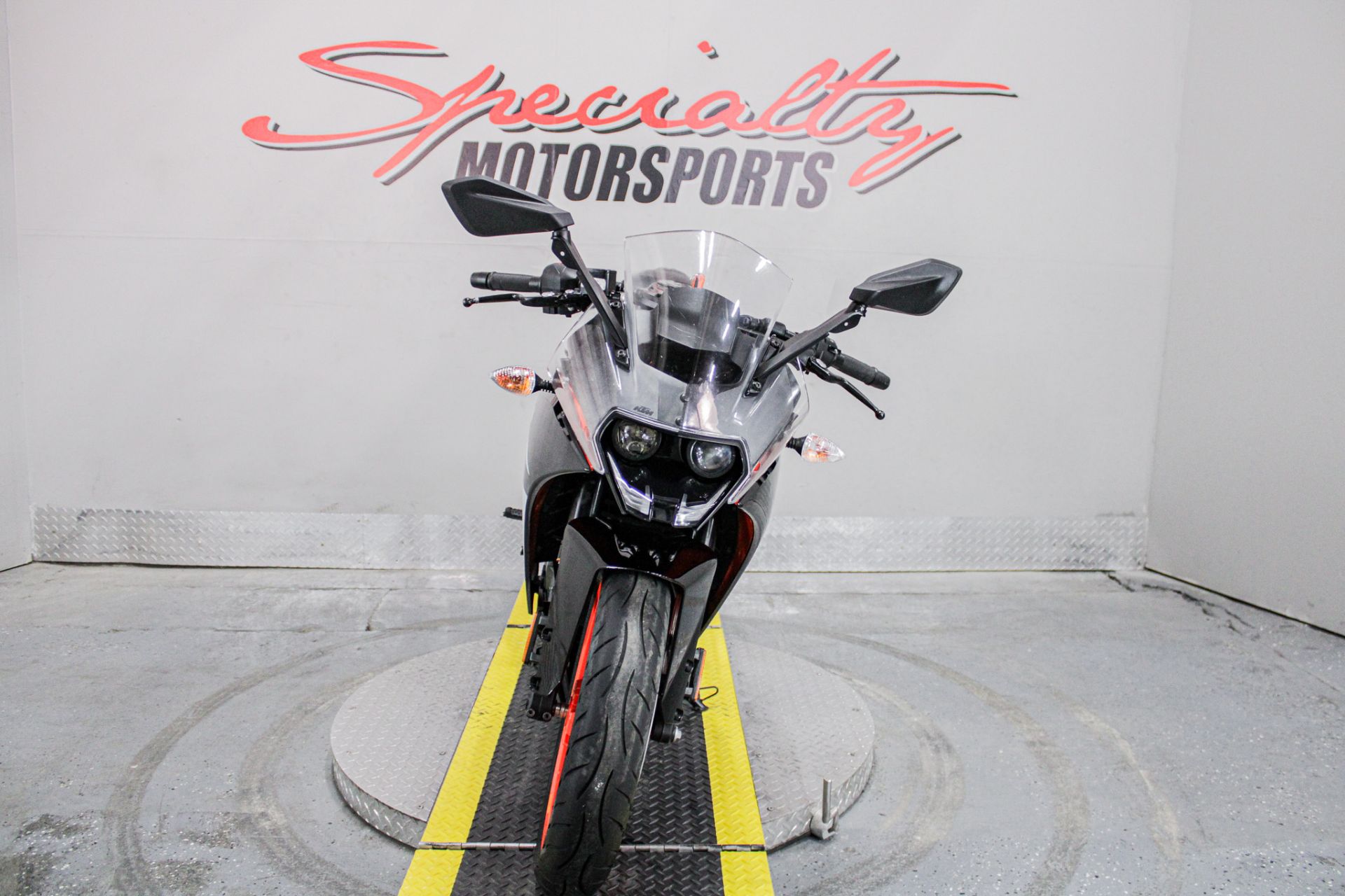 Front View - Photo 12