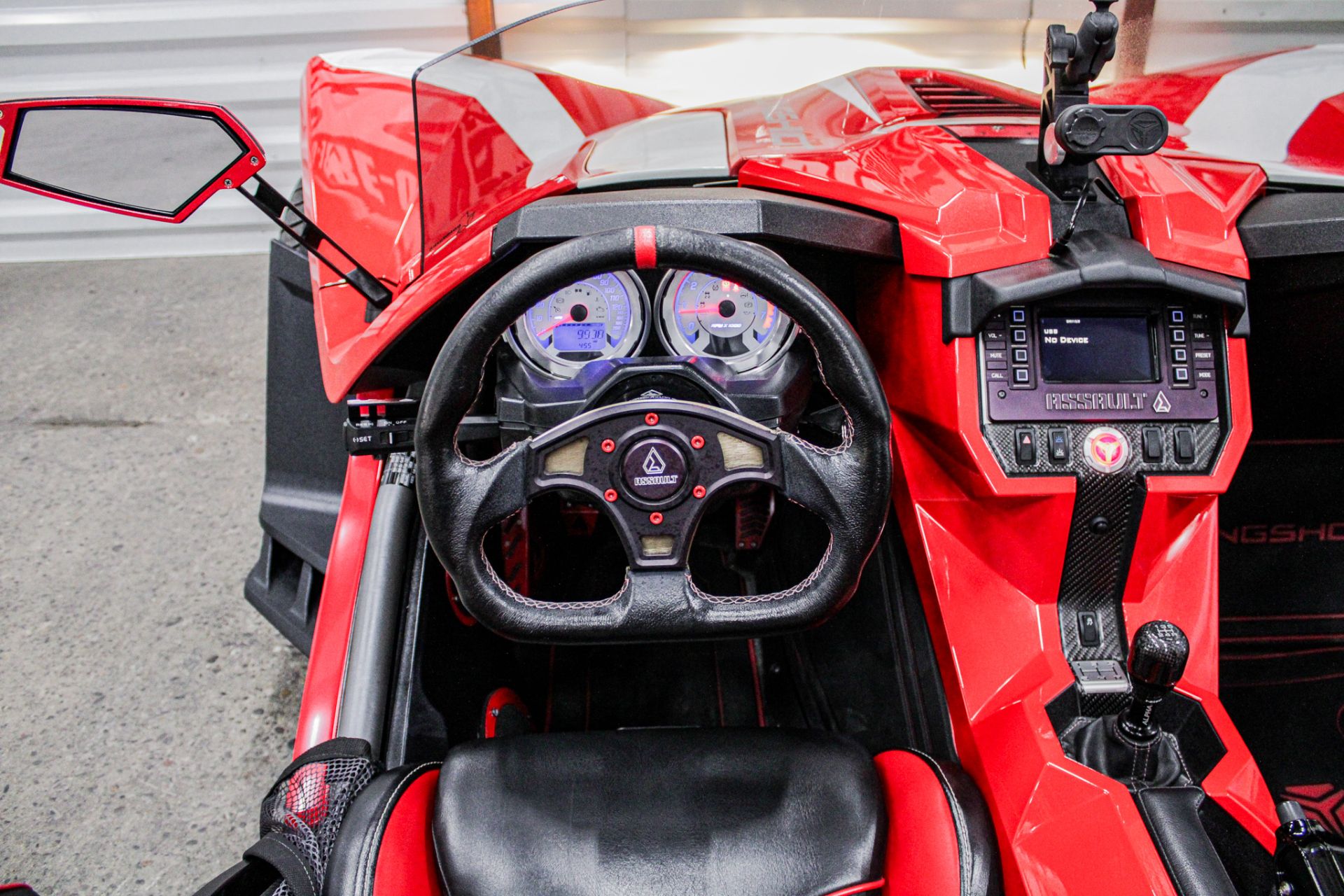 2015 Polaris Slingshot SL in Sacramento, California - Photo 13