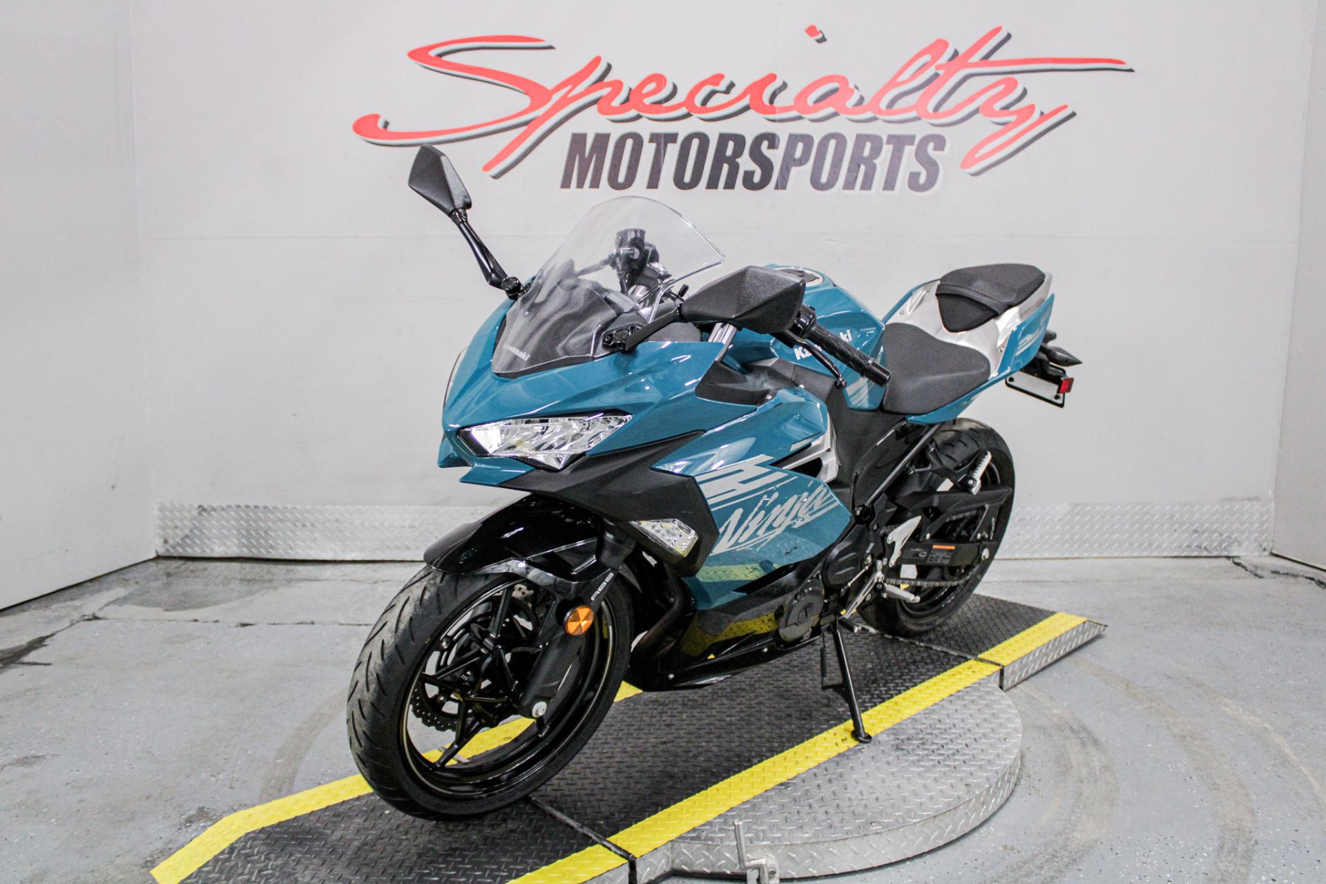 Front Left Side View - Photo 10