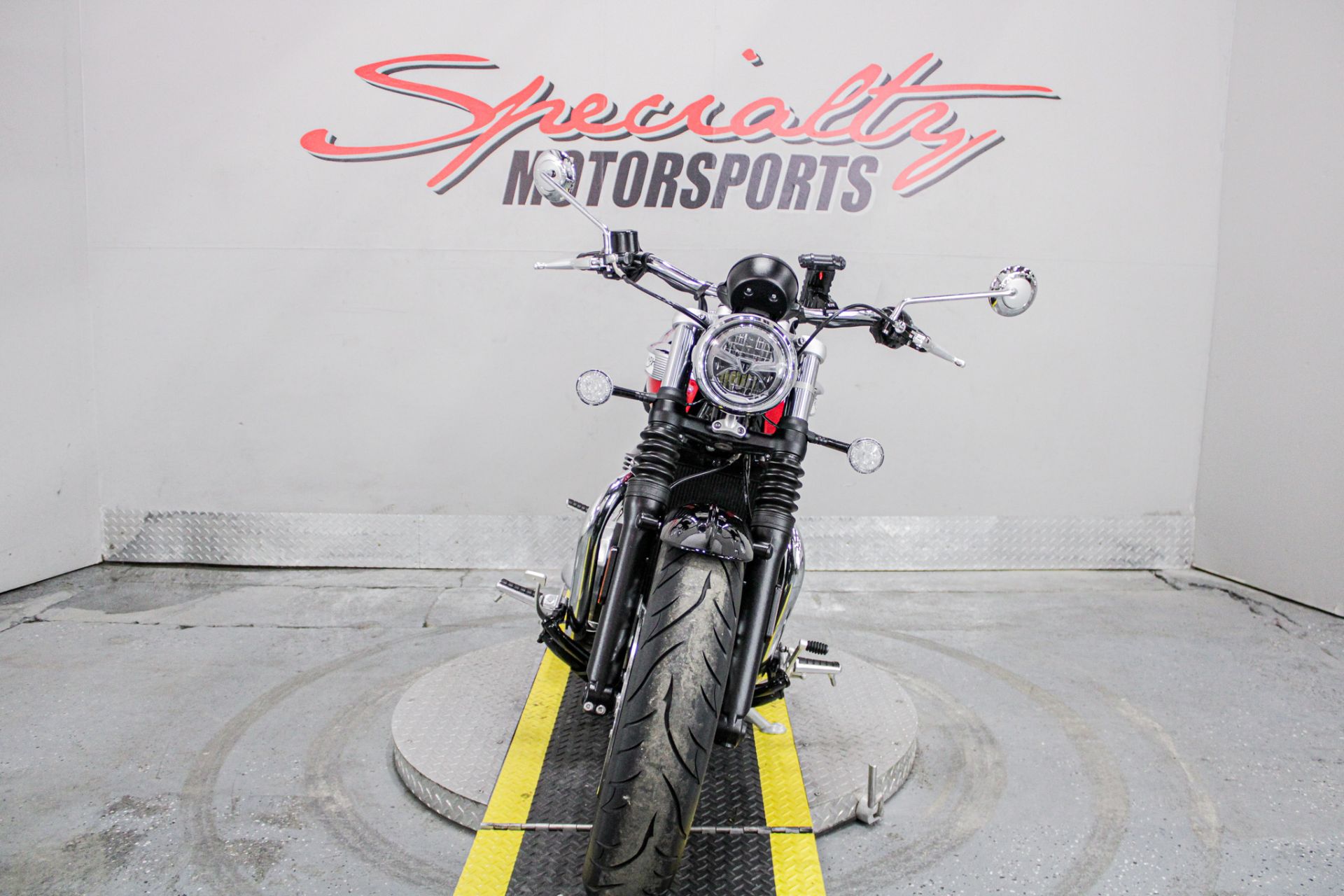 Front View - Photo 12