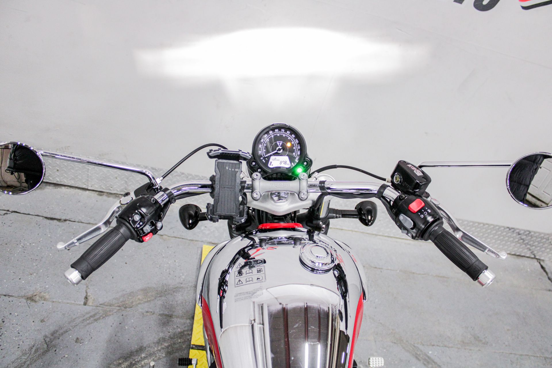 Dashboard - Photo 16