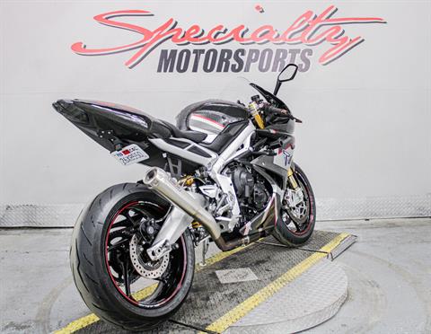 TRIAC3542 - 2020 - Triumph - Daytona Moto2 765 Limited Edition Rear Right Side Angle - Photo 5