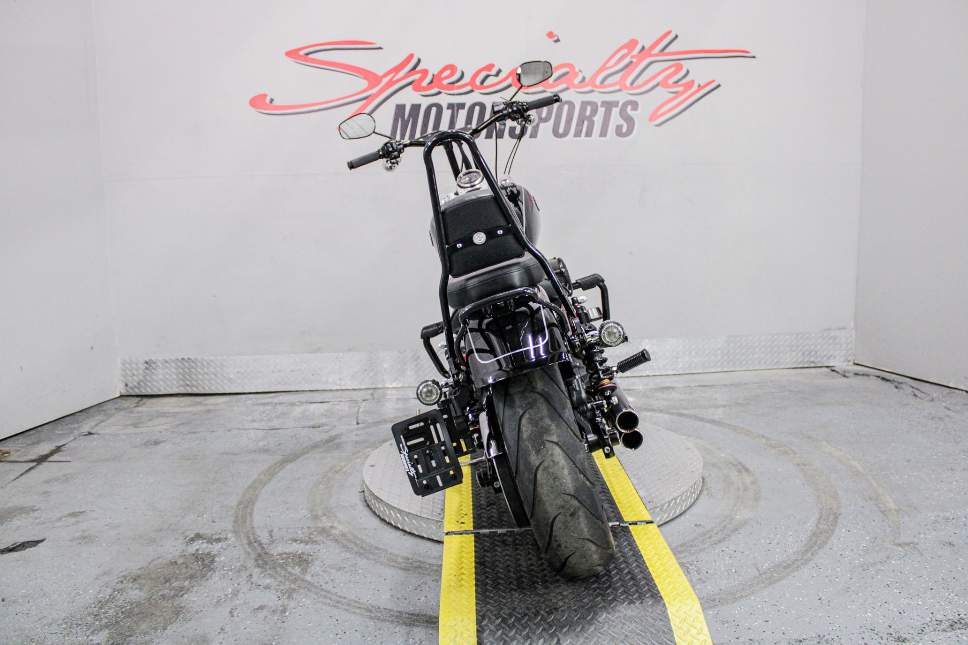 2010 Harley-Davidson Dyna® Wide Glide® in Sacramento, California - Photo 6