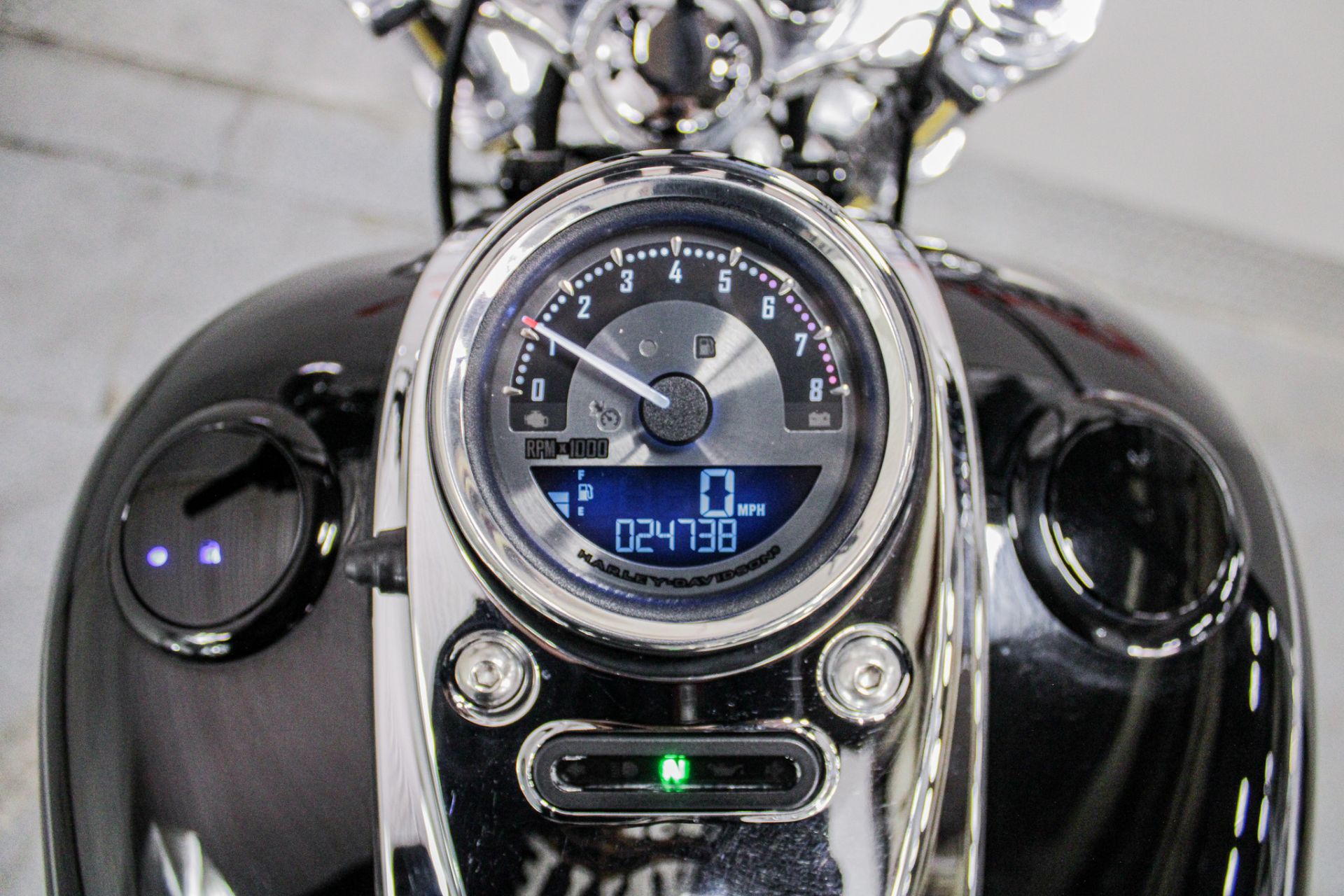 2010 Harley-Davidson Dyna® Wide Glide® in Sacramento, California - Photo 18