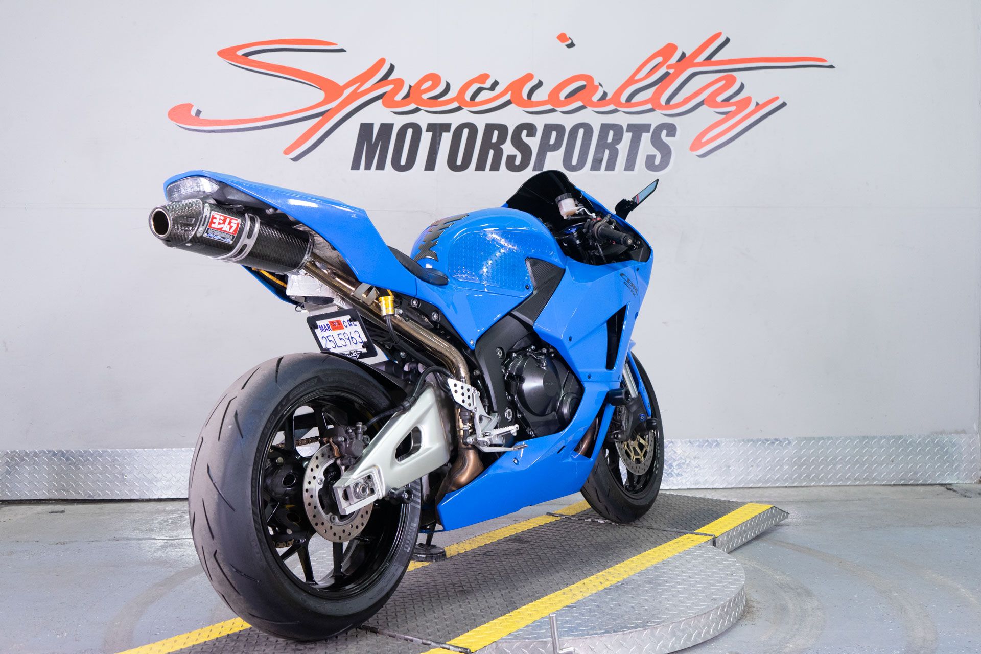 2015 Honda CBR®600RR in Sacramento, California - Photo 6