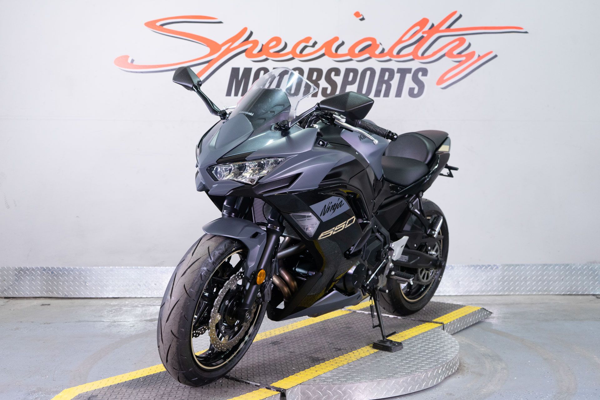 2024 Kawasaki Ninja 650 in Sacramento, California - Photo 3