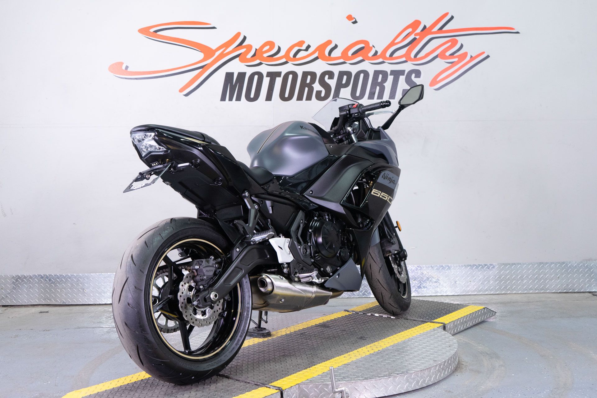 2024 Kawasaki Ninja 650 in Sacramento, California - Photo 6