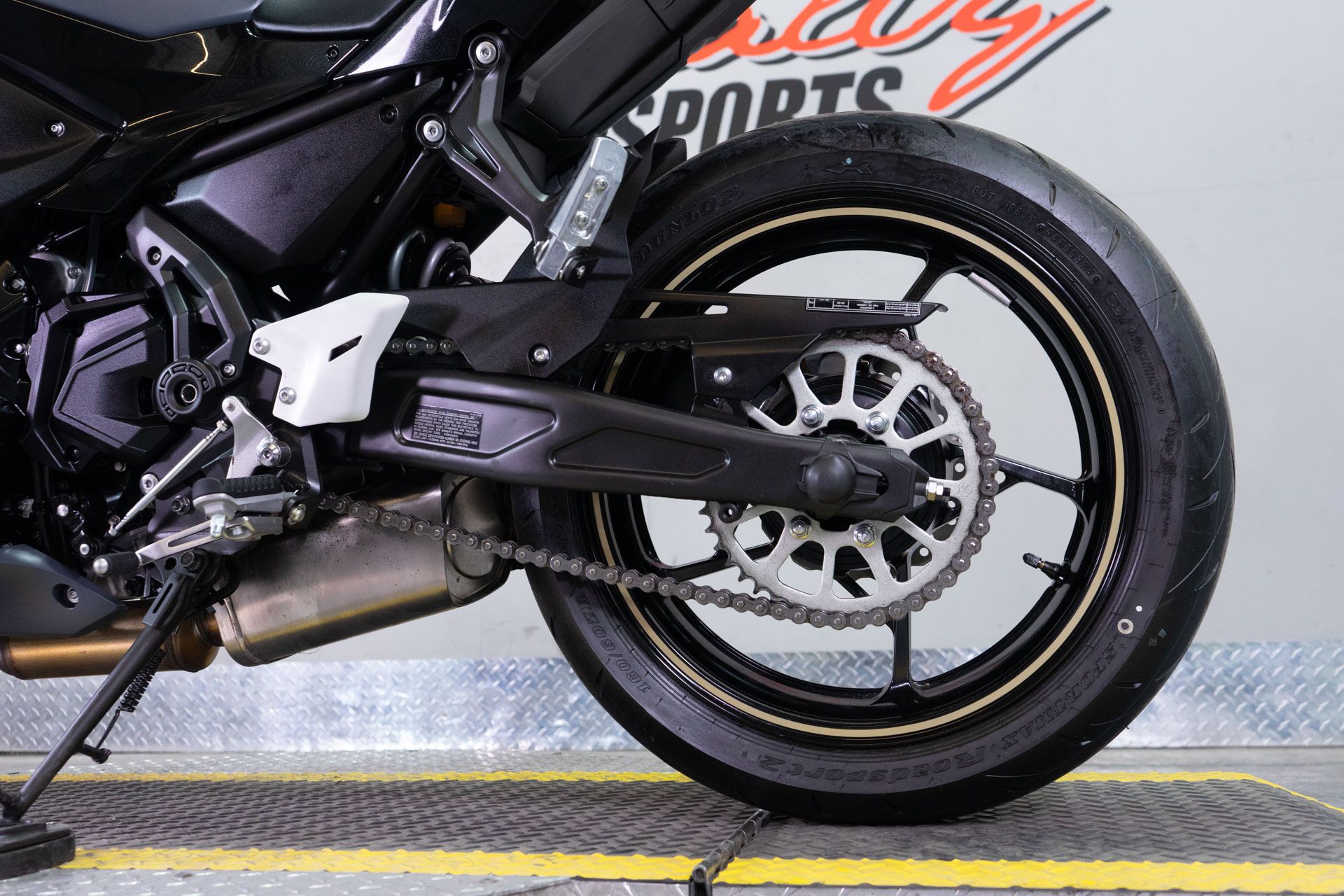 2024 Kawasaki Ninja 650 in Sacramento, California - Photo 10