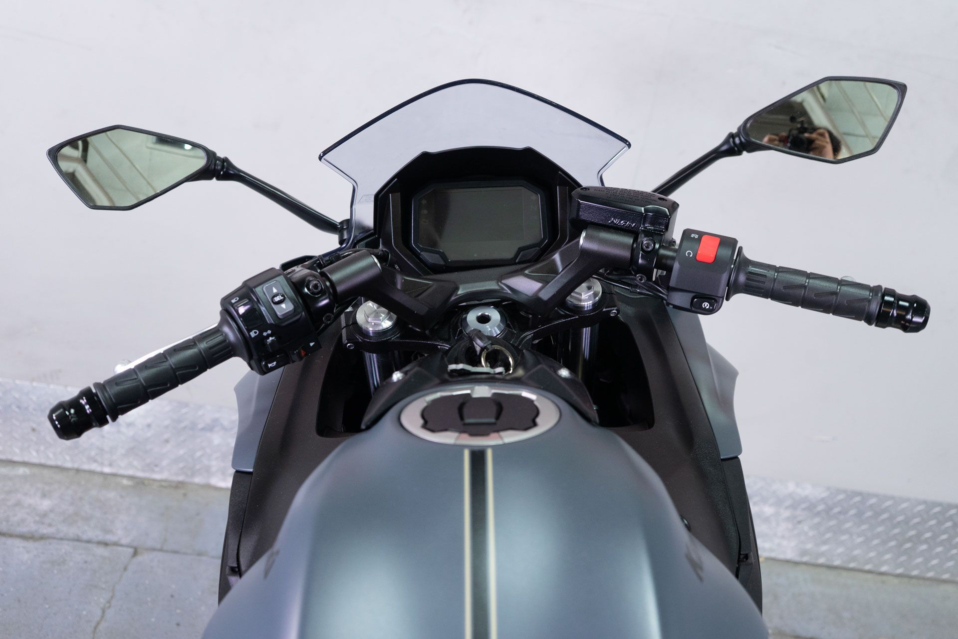 2024 Kawasaki Ninja 650 in Sacramento, California - Photo 15