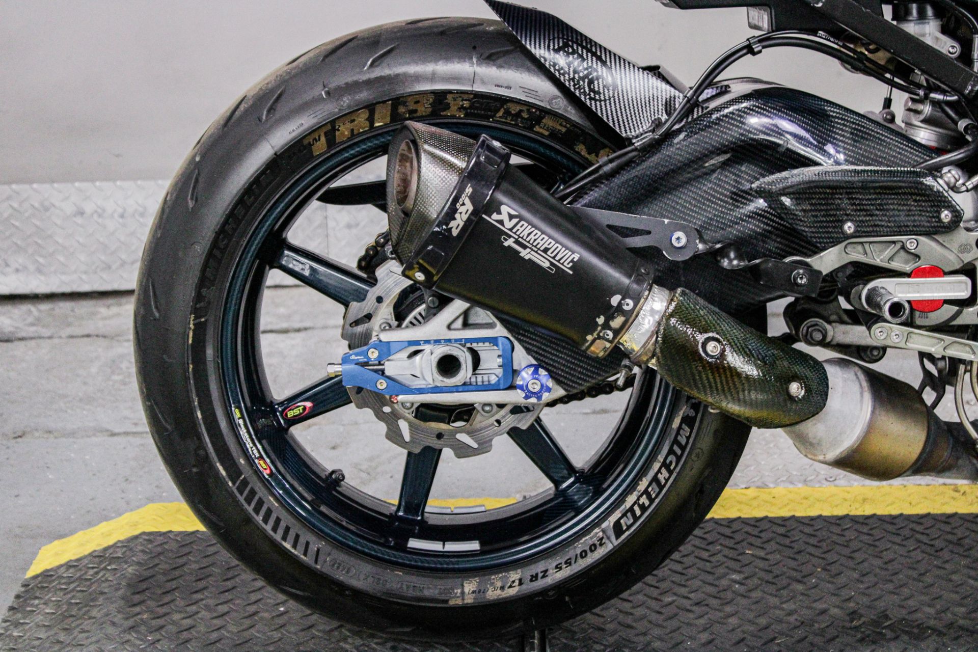 2014 BMW HP4 in Sacramento, California - Photo 4