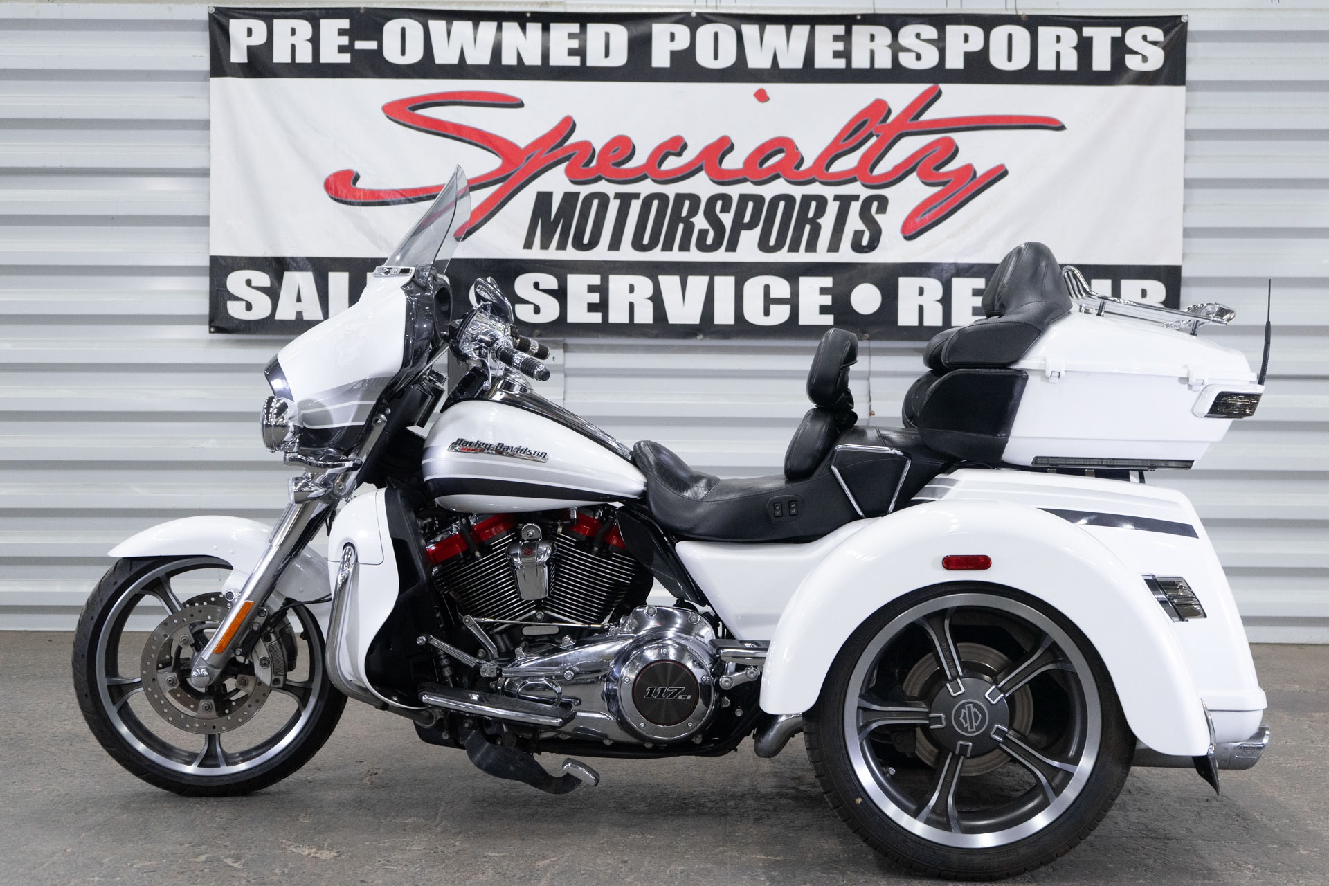 2020 Harley-Davidson CVO Tri Glide® 2