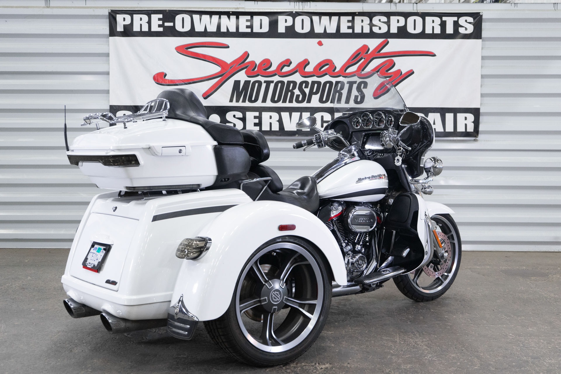 2020 Harley-Davidson CVO Tri Glide® 10