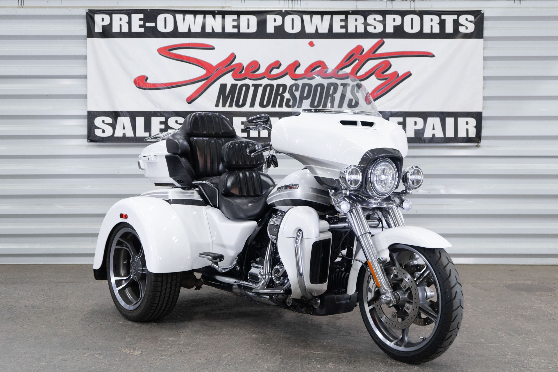 2020 Harley-Davidson CVO Tri Glide® 12