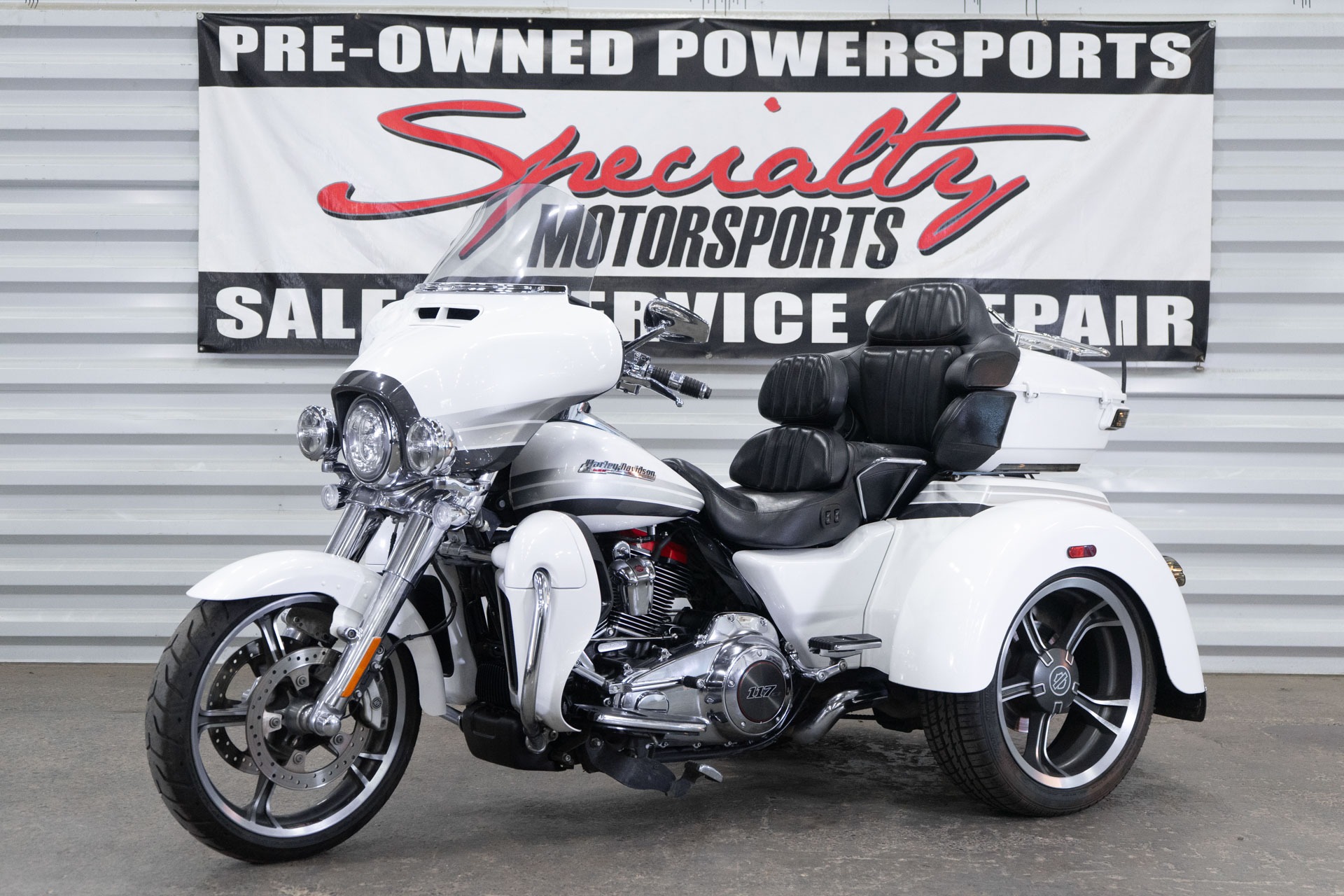 2020 Harley-Davidson CVO Tri Glide® 1