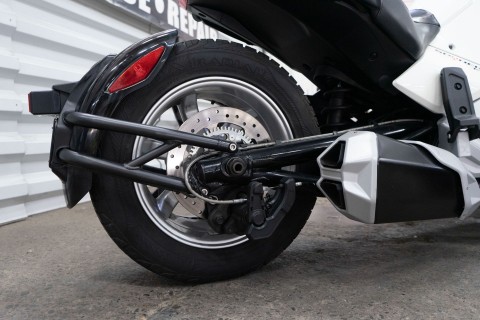 2015 Can-Am Spyder® F3 SE6 in Sacramento, California - Photo 11