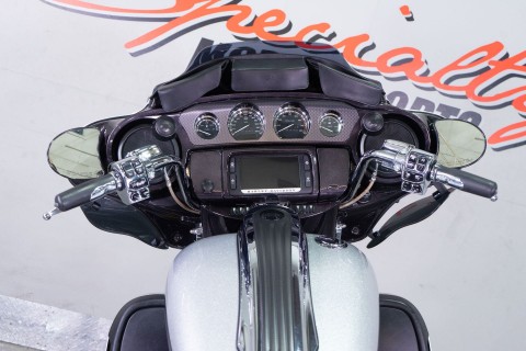 2015 Harley-Davidson CVO™ Street Glide® in Sacramento, California - Photo 15