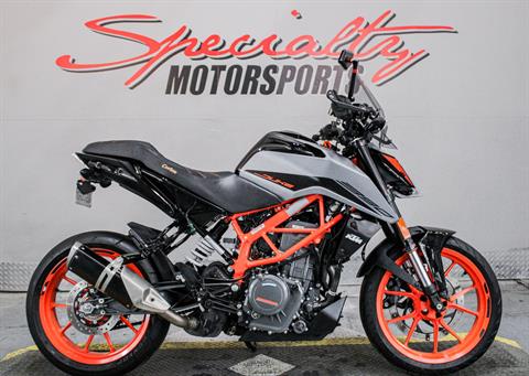 KTM259523 - 2022 - KTM - 390 Duke Specialty Motorsports - Photo 1