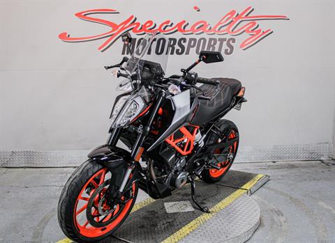 KTM259523 - 2022 - KTM - 390 Duke Front Left Side View - Photo 10