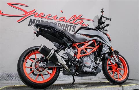 KTM259523 - 2022 - KTM - 390 Duke Lower Right Side Angle - Photo 15