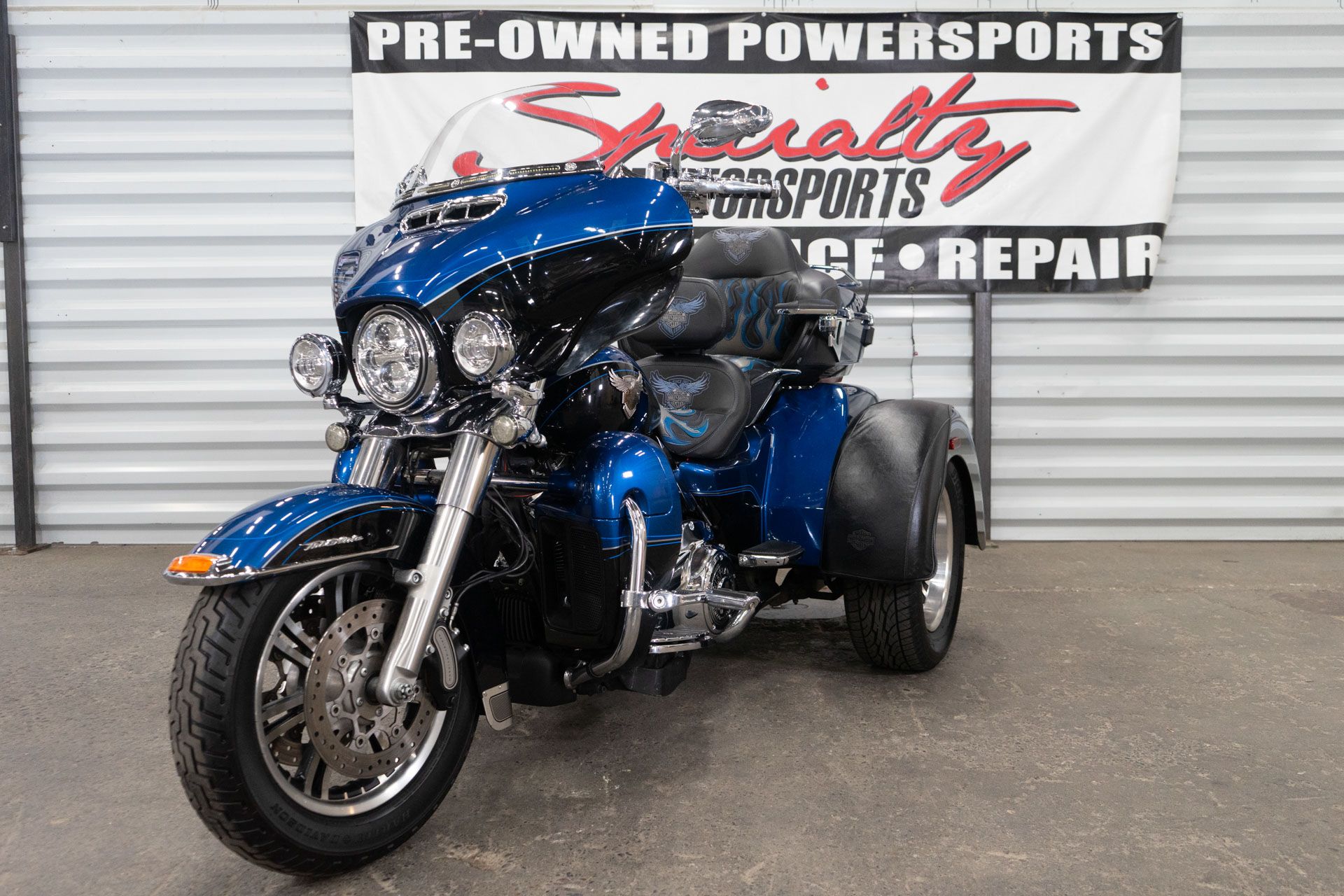 2018 Harley-Davidson Tri Glide® Ultra in Sacramento, California - Photo 2