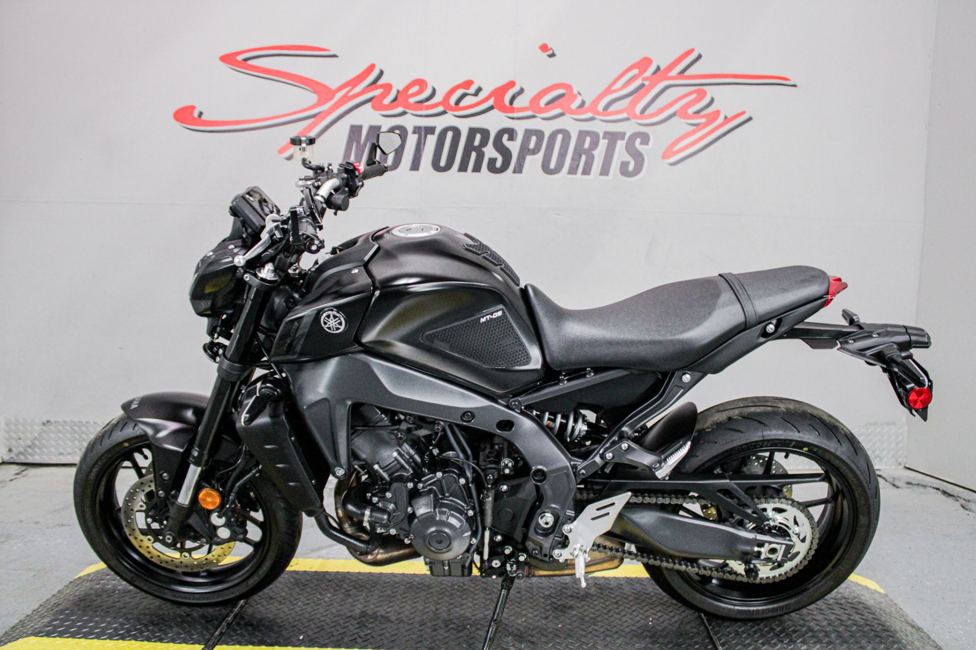 2022 Yamaha MT-09 in Sacramento, California - Photo 8