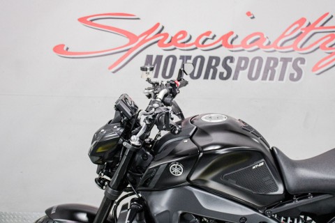 2022 Yamaha MT-09 in Sacramento, California - Photo 9