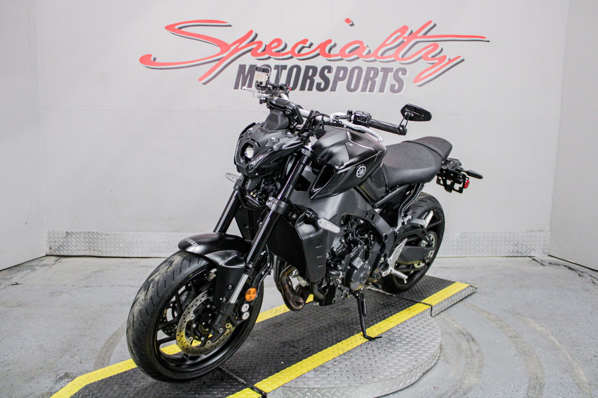 2022 Yamaha MT-09 in Sacramento, California - Photo 10