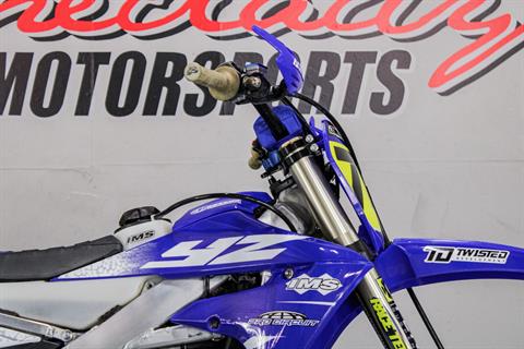 YAM013669 - 2022 - Yamaha Motor Corp., USA - YZ450F  Right Handle Bars - Photo 2