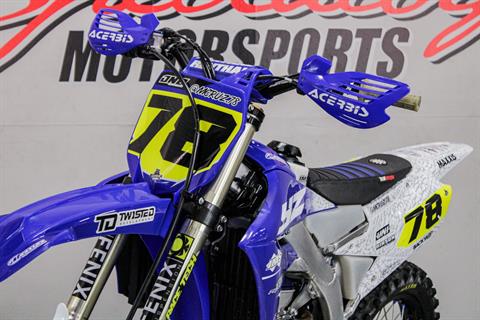 YAM013669 - 2022 - Yamaha Motor Corp., USA - YZ450F Front Left Zoomed In - Photo 11