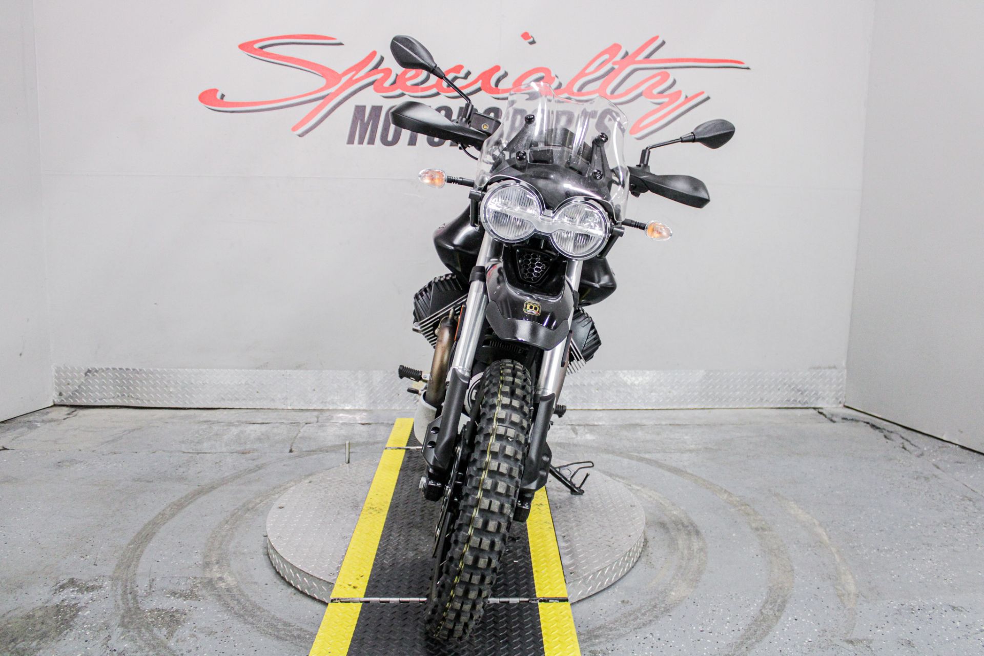 Front View - Photo 12