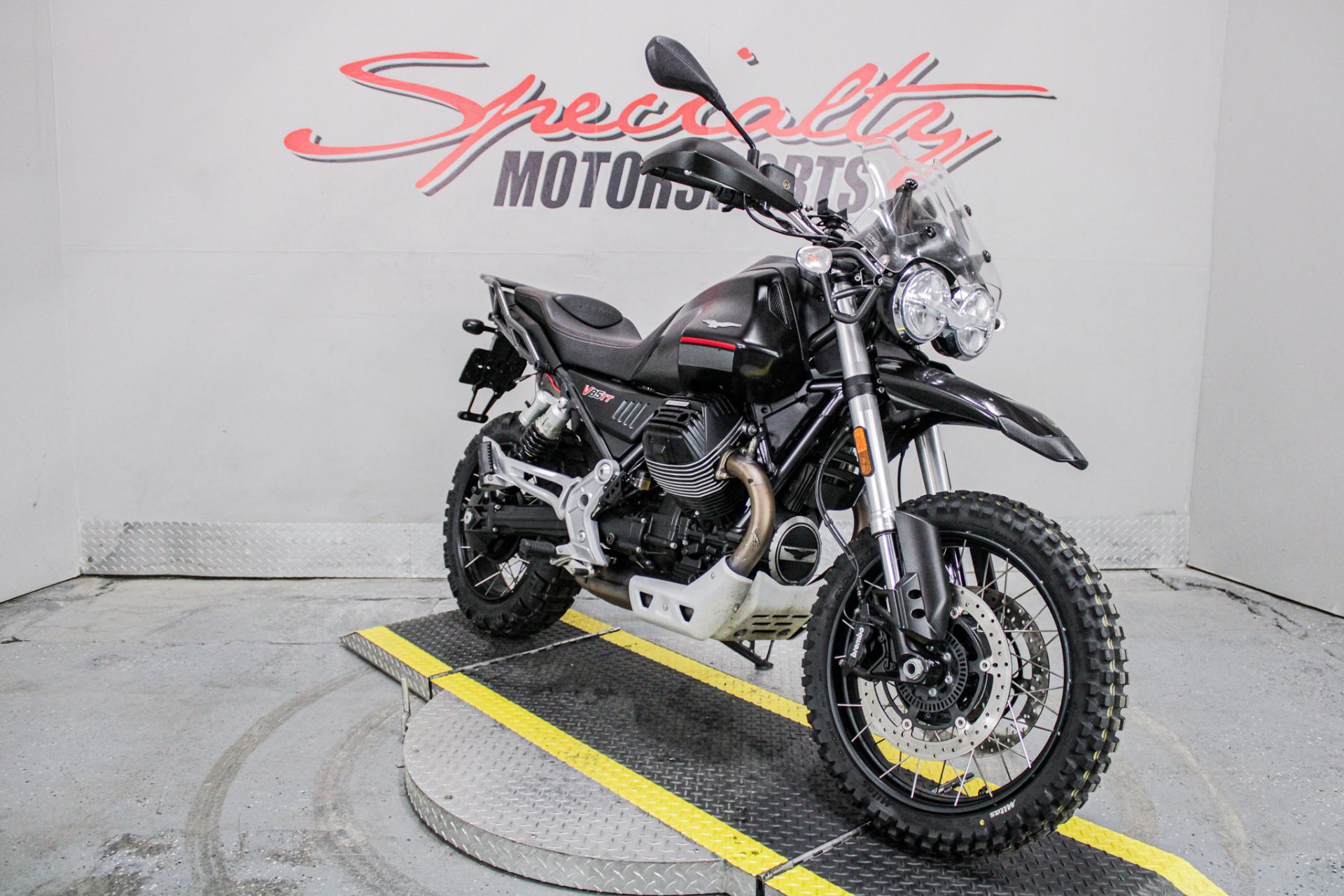 Front Right Side View - Photo 13