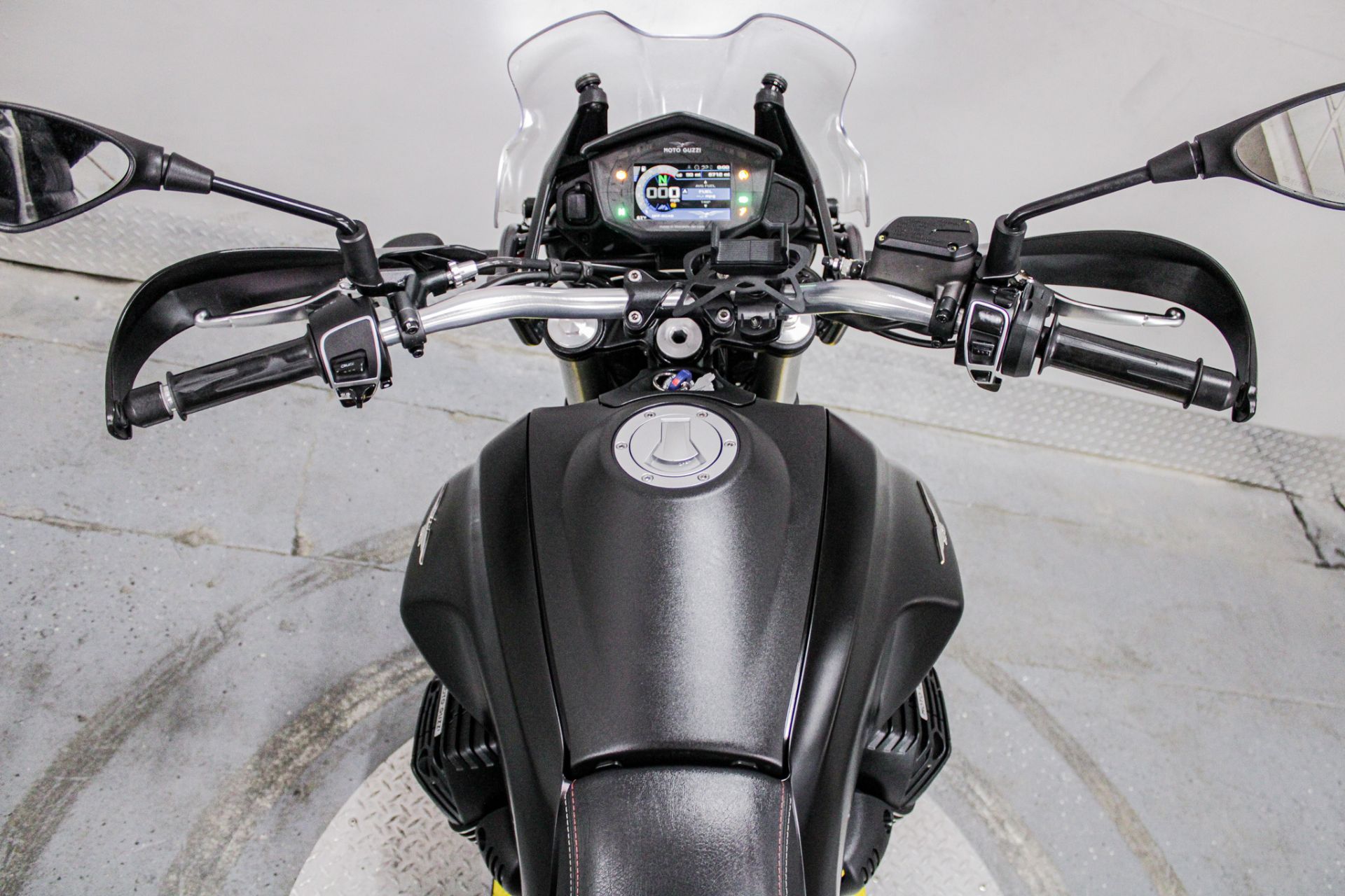 Dashboard - Photo 16