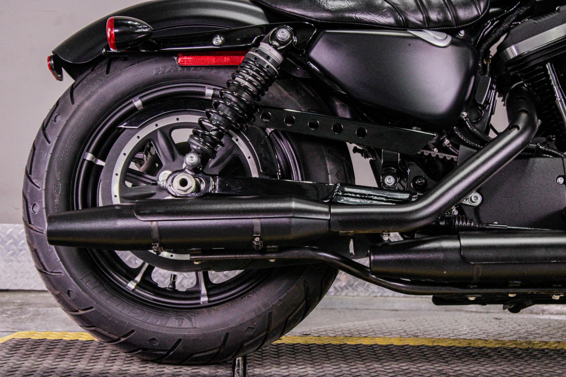2022 Harley-Davidson Iron 883™ in Sacramento, California - Photo 4