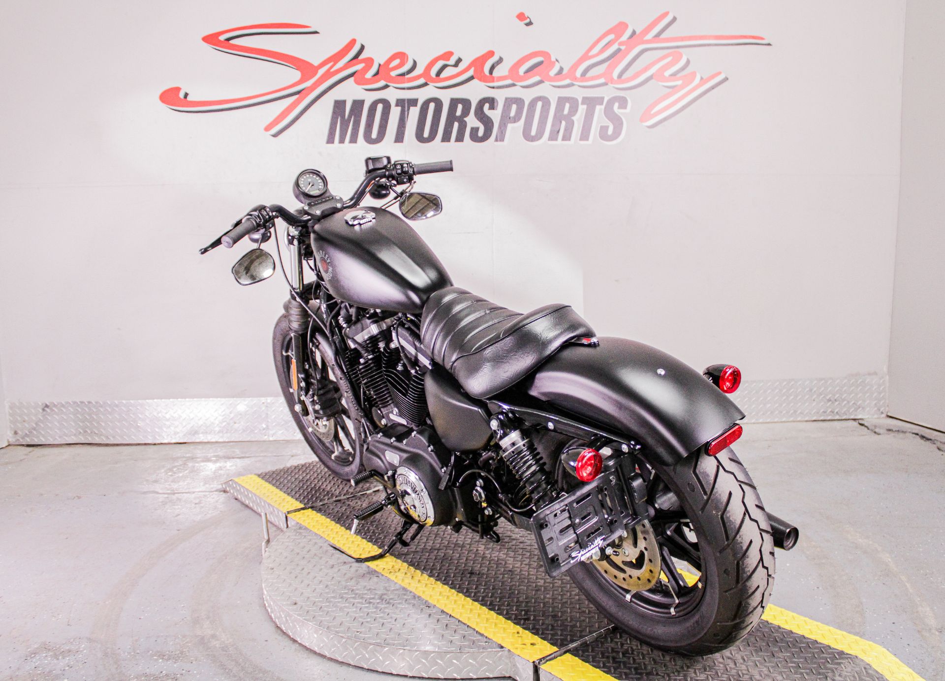 2022 Harley-Davidson Iron 883™ in Sacramento, California - Photo 7