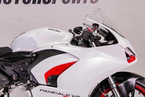 2021 Ducati PANIGALE V2 in Sacramento, California - Photo 2