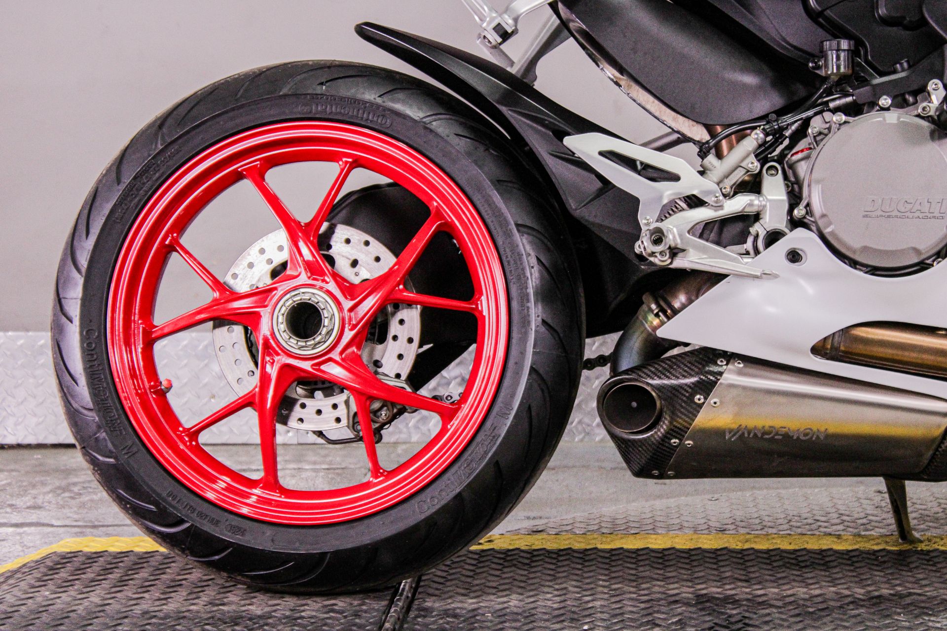 2021 Ducati PANIGALE V2 in Sacramento, California - Photo 4