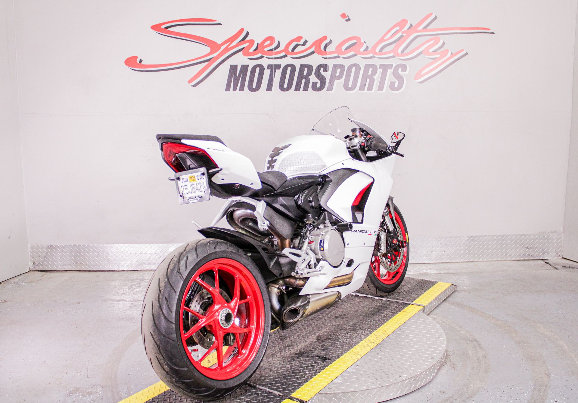 2021 Ducati PANIGALE V2 in Sacramento, California - Photo 5