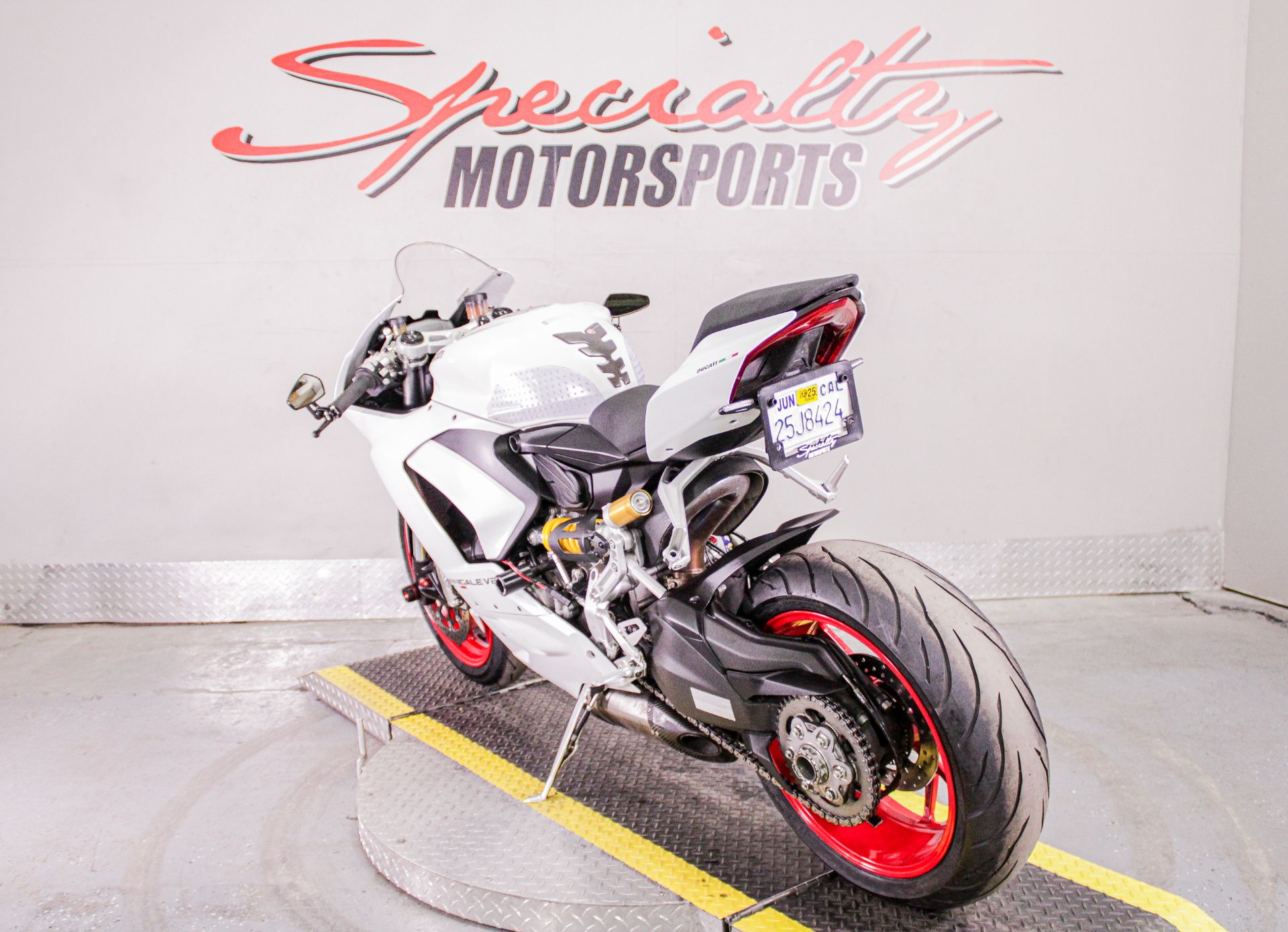 2021 Ducati PANIGALE V2 in Sacramento, California - Photo 7