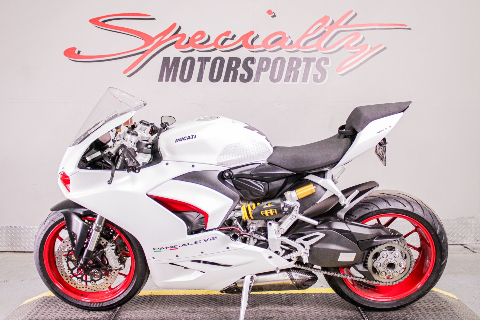 2021 Ducati PANIGALE V2 in Sacramento, California - Photo 8