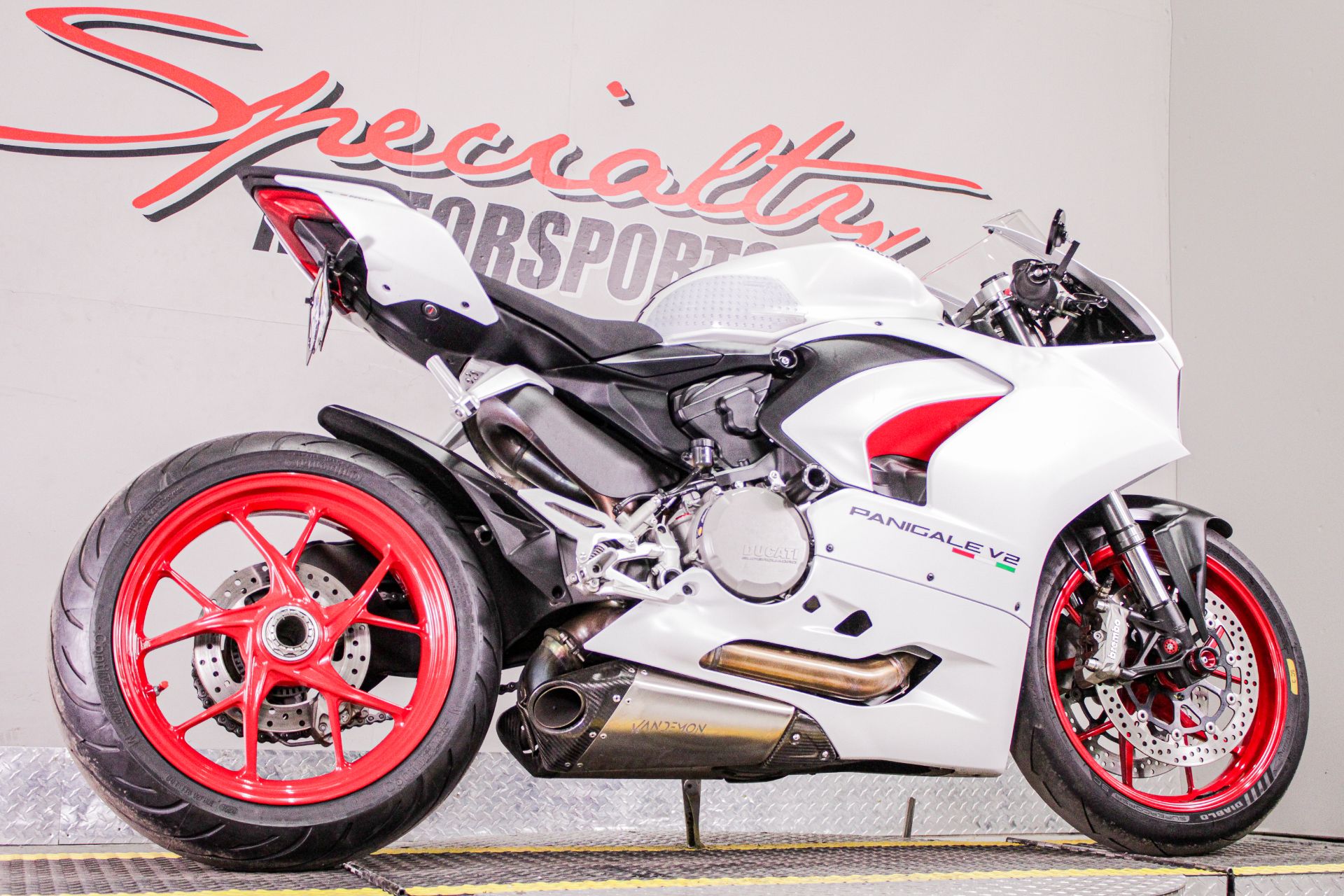 2021 Ducati PANIGALE V2 in Sacramento, California - Photo 15