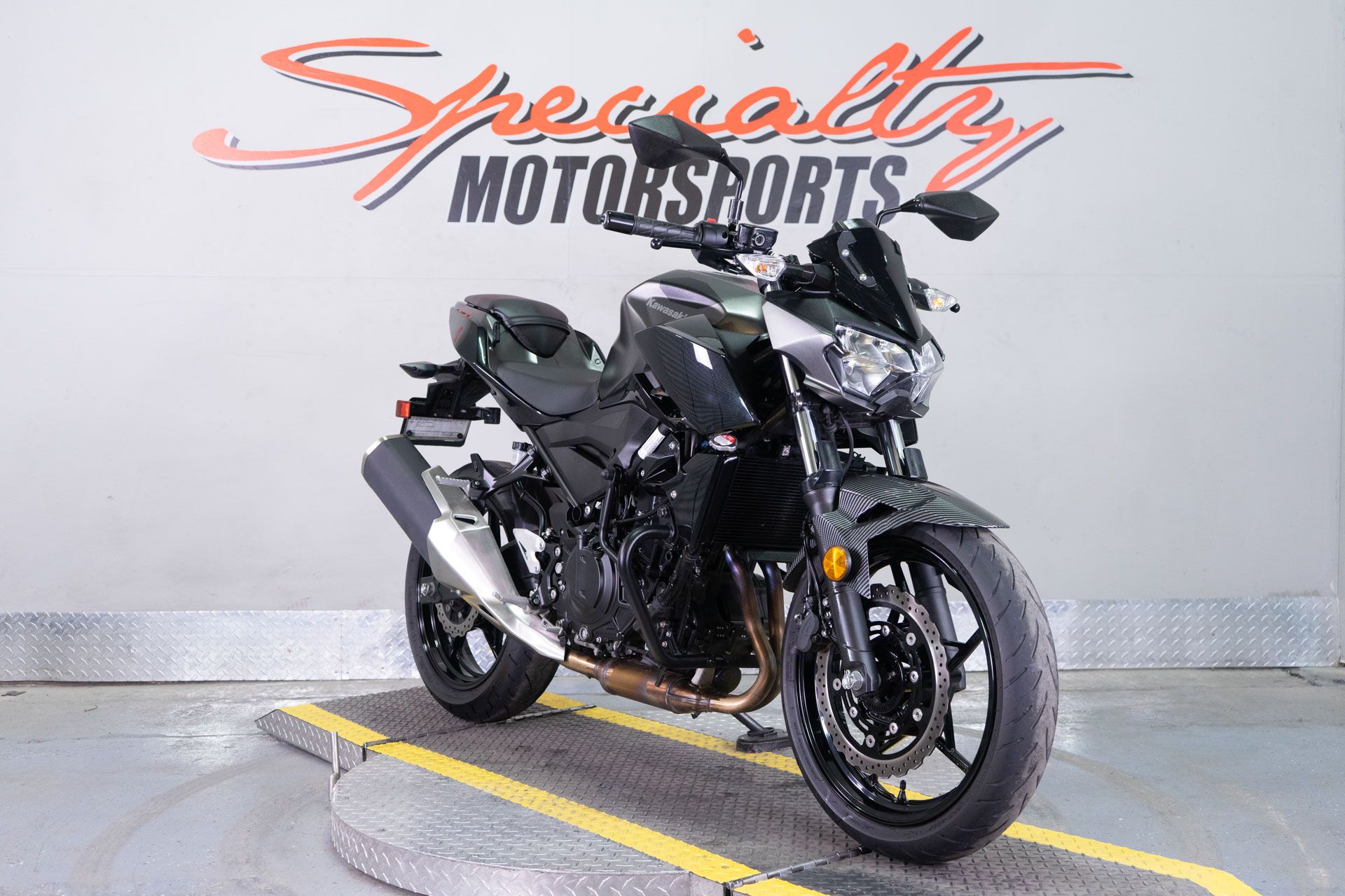 2023 Kawasaki Z400 ABS in Sacramento, California - Photo 2